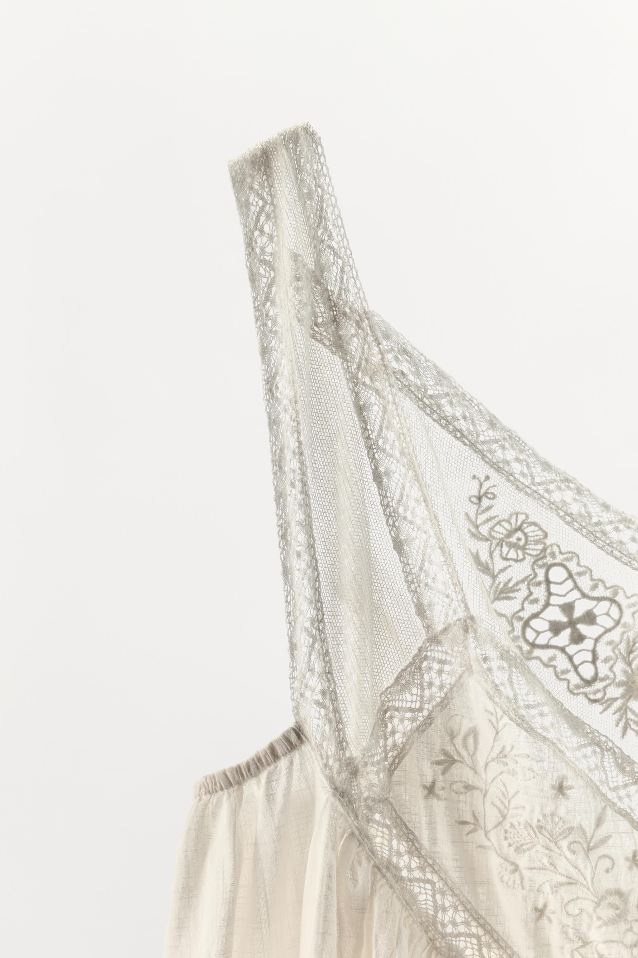 FLORAL EMBROIDERED PLEATED DRESS